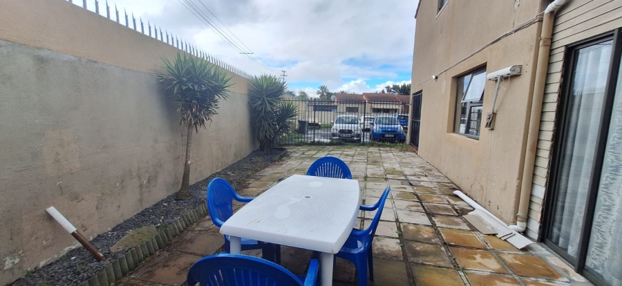 3 Bedroom Property for Sale in Wetton Western Cape